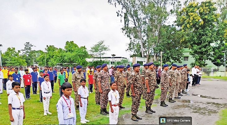 लातेहार में 18 स्थानों पर छह हजार लोगों ने एक साथ गाया वंदे मातरम्