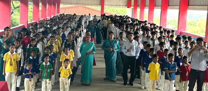 स्कूल में हुआ सामूहिक वंदे मातरम गायन