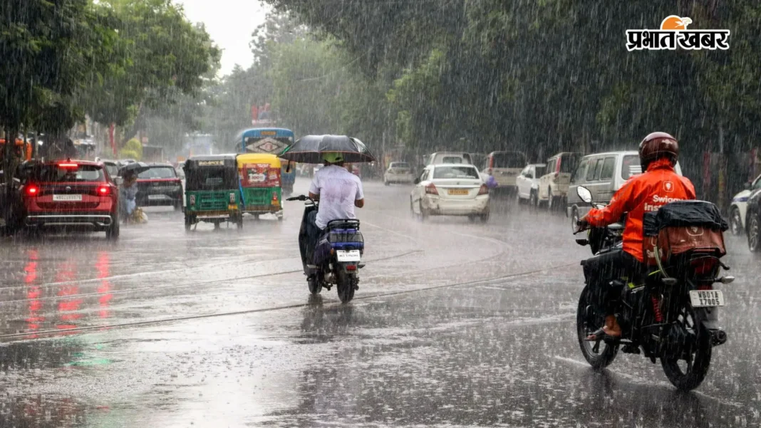 बंगाल में लो प्रेशर और साइक्लोन का असर, गरज-चमक के साथ वर्षा-वज्रपात का अलर्ट, चलेंगी तेज हवाएं