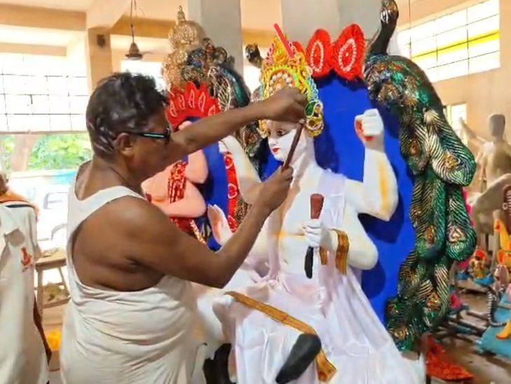 कटिहार में विश्वकर्मा पूजा की तैयारियां तेज:प्रतिमाओं को अंतिम रूप देने में जुटे मूर्तिकार, 17 सितंबर को मनाया जाएगा