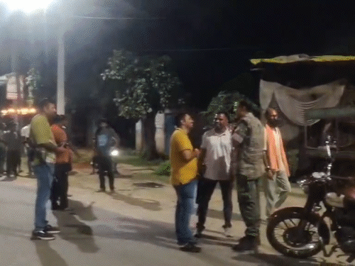आपसी विवाद में पति ने पत्नी की गला दबाकर हत्या:लातेहार के होटल में वारदात, आरोपी पति गिरफ्तार, बदबू आने पर लोगों को हुआ शक