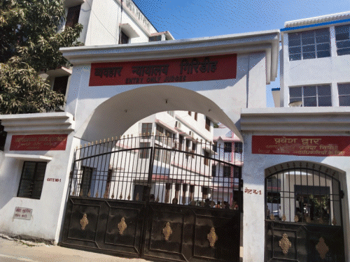 गिरिडीह में 2 हार्डकोर माओवादियों का कोर्ट में सरेंडर:2008 के पुलिस-माओवादी मुठभेड़ में था हाथ, लंबे समय से फरार थे