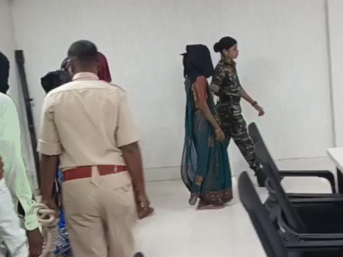 पति को नहीं मारती तो पति उसे मार देता:प्रताड़ना से परेशान प्रेमिका बनकर बुलाया, जंगल में गला दबाकर मार डाला; 7 गिरफ्तार