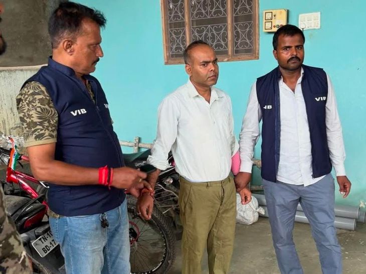 बांका में 75 हजार की घूस लेते BDO गिरफ्तार:योजना के लिए मांगी थी रिश्वत; एक दिन पहले मारपीट का वीडियो सामने आया था