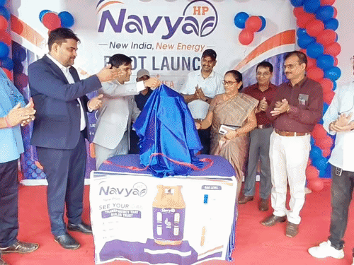 हिंदुस्तान पेट्रोलियम ने लॉन्च किया 10KG का नव्या एचपी सिलेंडर:90 मिनट में होगी डिलीवरी; ब्लास्ट प्रूफ, पारदर्शी बॉडी है खासियत, मिनटों में मिलेगा कनेक्शन