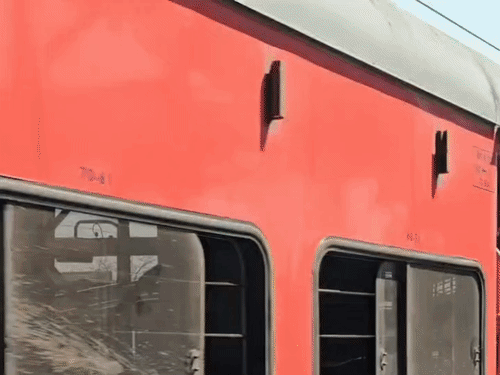 फेस्टीव सीजन में ट्रेनों में तेजी से भर रही सीटें:रांची से धार्मिक स्थलों पर जाने वाली ट्रेनें 75% फुल, दिल्ली से धनबाद तक एक विशेष ट्रेन शुरू