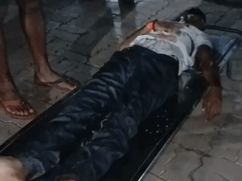 आरा-बक्सर फोरलेन पर सड़क हादसे में युवक की मौत:मृतक के पिता घायल, आरा कोर्ट से लौटने के दौरान अज्ञात वाहन ने रौंदा