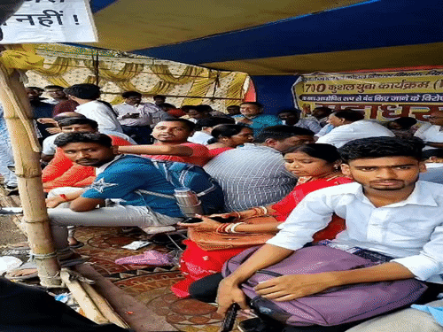 KYP केंद्र संचालकों का आंदोलन तेज:गर्दनीबाग में अनिश्चितकालीन भूख हड़ताल शुरू, 5 सितंबर को CM सचिवालय तक निकलेगा मौन जुलूस