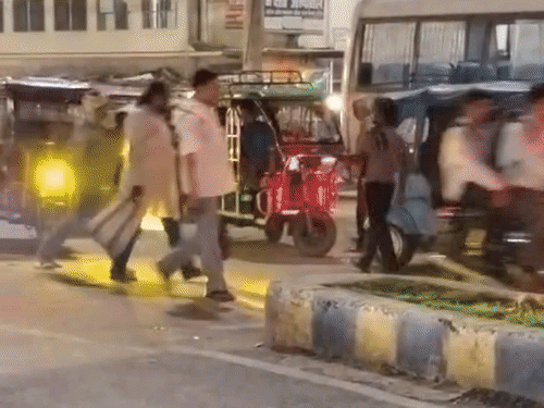 औरंगाबाद में आज से सघन अतिक्रमण हटाओ अभियान:रमेश चौक से नगर थाना तक होगी कार्रवाई, फुटपाथ और सड़क किनारे से हटेंगे ठेला-खोमचा; दोबारा अतिक्रमण पर कार्रवाई