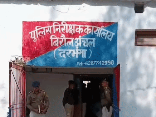 दरभंगा में पिस्टल दिखाकर स्कूटी सवार से चेन, कैश लूटी:दो बदमाशों ने वारदात को दिया अंजाम, पीड़ित बोला- धमकाया, डर से दे दिया सबकुछ