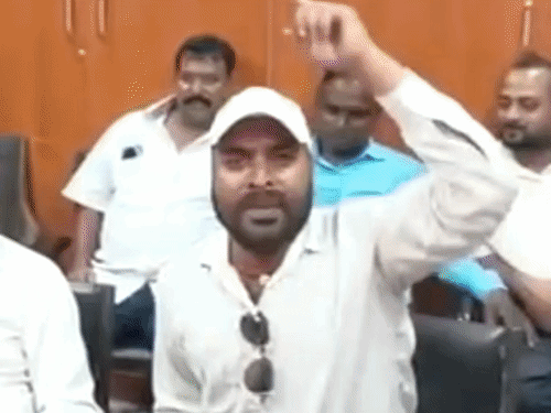 बनमनखी में ढाई करोड़ की योजना राशि बंटवारे पर बवाल:पंचायत समिति सदस्यों ने प्रमुख पर लगाया भ्रष्टाचार का आरोप; चैंबर में की नारेबाजी
