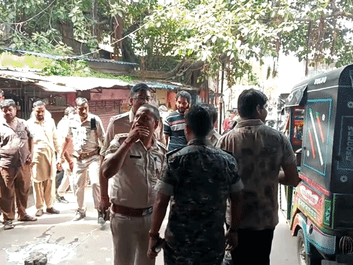 वासेपुर में तीन लोगों को लगी गोली:बाइक सवार दो बदमाशों ने भूली मोड़ पर की अंधाधुंध फायरिंग, फहीम खान का भाई भी जख्मी