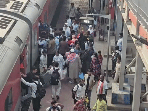 धनबाद रूट पर 12 दिन ट्रेनें प्रभावित होंगी:एक कैंसिल, कई के बदले गए रूट; 22 सितंबर से 4 अक्टूबर तक रहेगा असर
