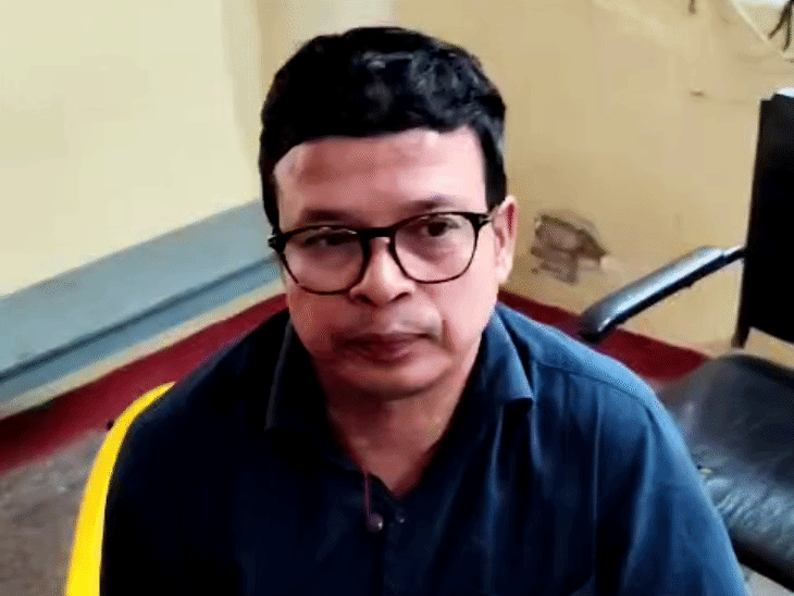 चोरी के सोने की डिलीवरी कर लौट रहा सरगना धराया:पश्चिम बंगाल पुलिस ने बरहरवा स्टेशन से दबोचा, 5-7 किलो सोना मिलने की चर्चा