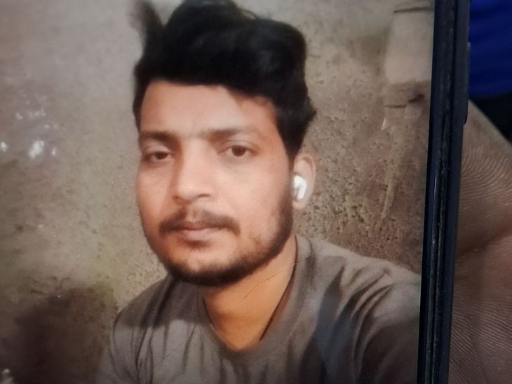 वाहन ने बाइक सवार दो मजदूरों को रौंदा, मौत:गोपालगंज में महावीरी अखाड़ा देखकर लौट रहे थे, एक महीने पहले लौटा था दुबई से
