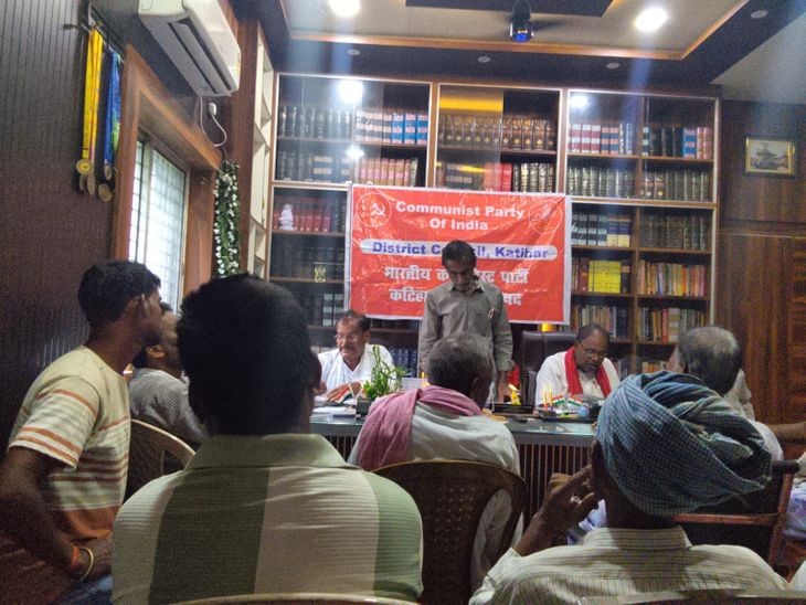 विद्यालय रसोइया संघ 28 सितंबर को विधानसभा घेराव करेगा:कटिहार में 18 सूत्री मांगों को लेकर डीएम को सौंपा ज्ञापन