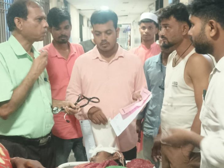 अररिया में बाइक की टक्कर से महिला की मौत:बच्चे के साथ सड़क पार करते समय हुआ हादसा, 5 साल का बेटा घायल