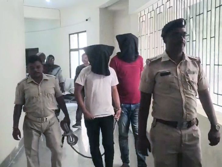 बोकारो में साइबर अपराधियों को सिम बेचने वाले दो अरेस्ट:दोनों ने 182 सिम 800 रुपए में बेचे, दूसरों के आधार-फिंगरप्रिंट से करते थे एक्टिवेट