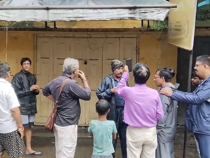 जमशेदपुर में ज्वेलरी दुकान से चोरी:चोरों ने वेंटिलेटर तोड़कर 4 लाख के गहने और नकदी चुराई, दहशत का माहौल