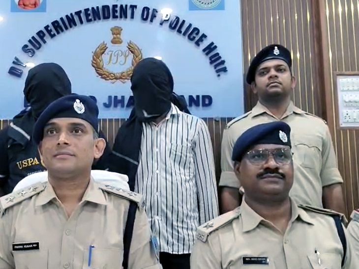 एटीएस अधिकारी बनकर महिला से 4.50 लाख रुपए की ठगी:पाकिस्तान से 300 करोड़ आने का डर दिखाकर डिजिटल अरेस्ट किया, आगरा से 2 गिरफ्तार