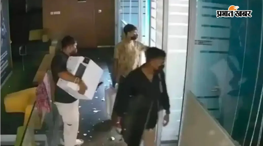 अभिषेक बनर्जी के कार्यालय पर हमला, हथियारबंद लोगों ने कर्मचारियों को पीटा