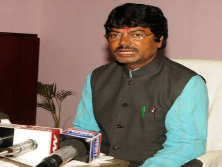कांग्रेस ने योगेंद्र साव को शोकॉज किया:मुख्यमंत्री के खिलाफ बयान देने पर अपनी पार्टी के अंदर ही घिरे राज्य के पूर्व मंत्री, 3 दिनों के अंदर मांगा जवाब