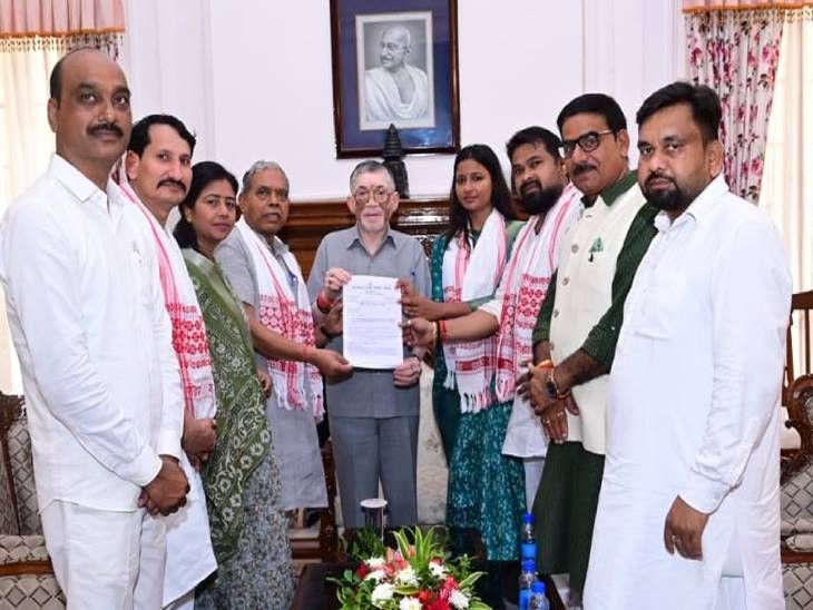 कांग्रेस का उच्चस्तरीय प्रतिनिधिमंडल राज्यपाल संतोष गंगवार से मिला:जातीय जनगणना में ओबीसी कॉलम की मांग पर कांग्रेस ने किया राजभवन मार्च