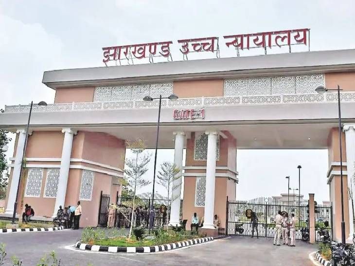 हाईकोर्ट का फैसला:पहली पत्नी के जीवित रहते दूसरी पत्नी सरकारी नौकरी में अनुकंपा नियुक्ति का हक नहीं मांग सकती