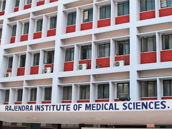 सरकारी अस्पतालों के इलाज पर भरोसा नहीं:चौंकाने वाला सच आया सामने; 73 फीसदी विधायक निजी अस्पताल में करा रहे जांच व इलाज