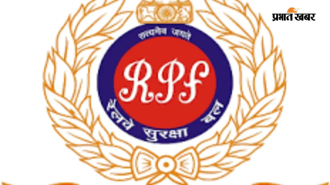 ऑपरेशन ‘यात्री सुरक्षा’ के तहत आरपीएफ ने की कार्रवाई, 1.05 लाख के मोबाइल बरामद, हिजली से 2 गिरफ्तार