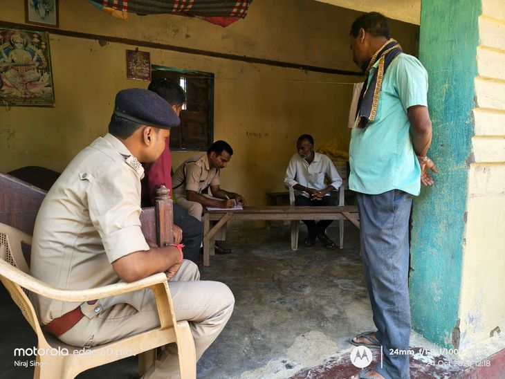 दरौंदा में हथियारबंद अपराधियों ने दो घरों में की डकैती:2 सगे भाइयों के घर से 5 लाख के गहने लूटे, पटाखा फैक्ट्री ब्लास्ट के बाद पुलिस अलर्ट