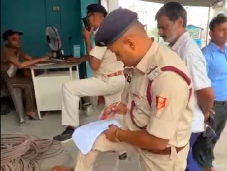 शेखपुरा में 45 दुर्गा पूजा पंडालों की बिजली जांच:लोड ज्यादा मिला तो कार्रवाई; सभी समितियों को अग्निशमन यंत्र लगाने के निर्देश