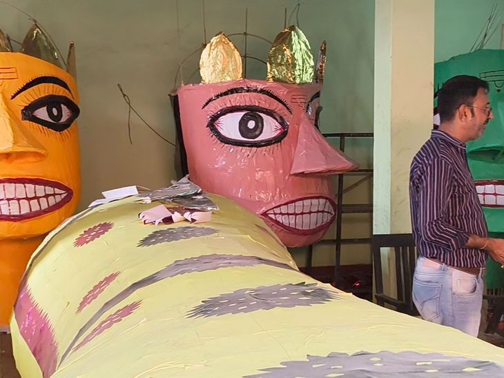 समस्तीपुर- विजायदशमी पर हाउसिंग बोर्ड मैदान में होगा रावण वध:60 फीट का पुतला बनकर तैयार, 1955 से हो रहा आयोजन; 50 से अधिक जवानों की तैनाती