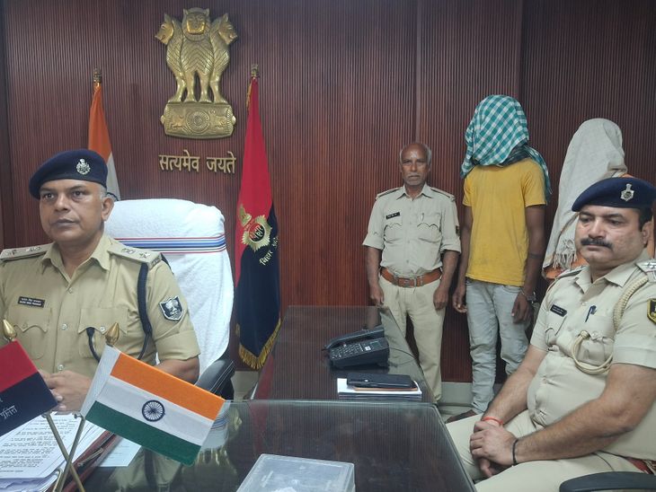मुजफ्फरपुर- बंधन बैंक कर्मी से लूट-छिनतई करने वाला गिरफ्तार:कांटी में मंदिर के पास एक दिन में दो घटनाओं को दिया था अंजाम; 13 हजार कैश और बाइक बरामद