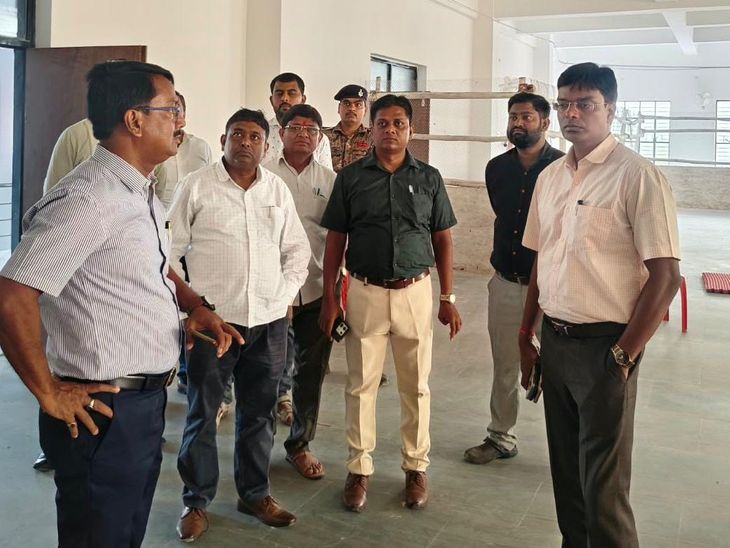 दरभंगा में वोटिंग कर्मचारियों को दी गई ट्रेनिंग:रिसीविंग काउंटर, कंट्रोल रूम, जनरेटर और सुरक्षा व्यवस्था दुरुस्त रखने का निर्देश