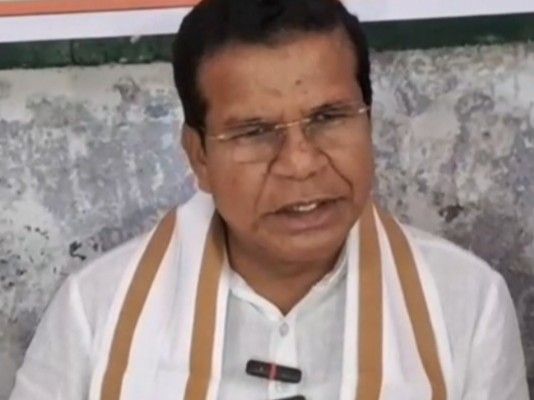 13 करोड़ वोटरों के नाम काटना लोकतंत्र-संविधान से गद्दारी':मोहन मरकाम ने चुनाव आयोग पर उठाए सवाल, 10 महीने में 14 बार आपत्तियां नजरअंदाज की
