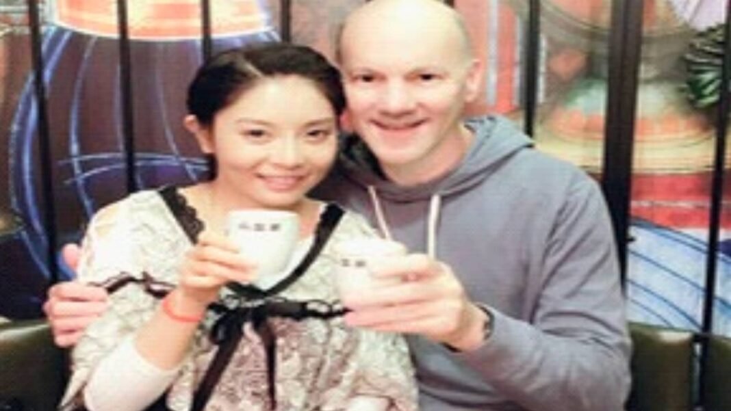 108368937 1790617816654 4 rogers yuyu in china restaurant.jpg
