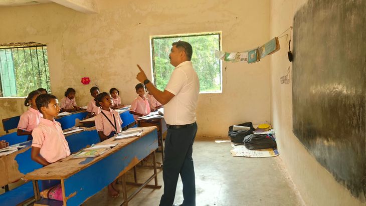 अच्छे-बुरे स्पर्श, व्यक्तिगत सुरक्षा व बाल संरक्षण के प्रति किया जागरूक