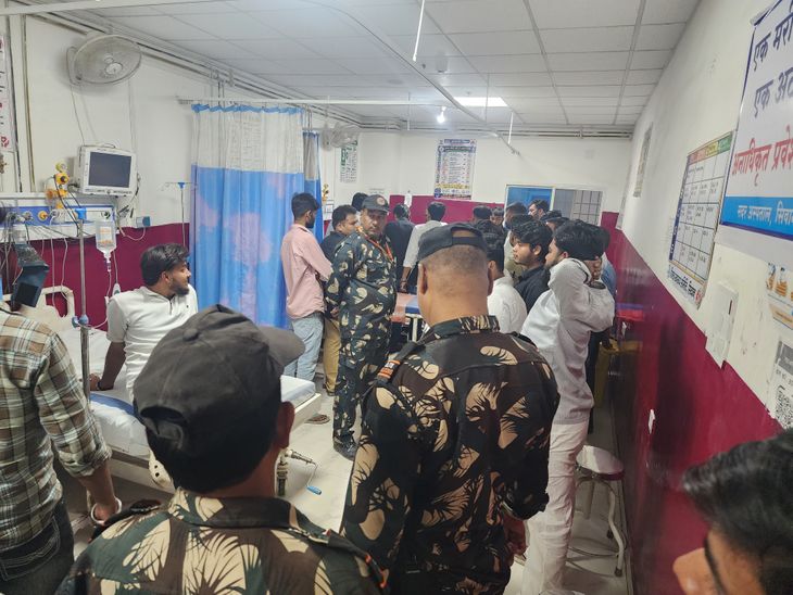 घर लौट रहे युवक को सिर में मारी गोली:सीवान में 3 अपराधी हुए फरार, घायल के गोरखपुर रेफर होने के बाद सदर अस्पताल पहुंचे टीओपी