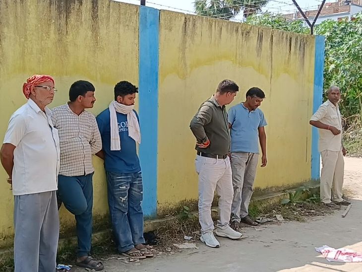 गोपालगंज में युवक ने फांसी लगाकर दी जान:दो बेटियों और एक बेटे के पिता थे अमोद, आत्महत्या की वजह स्पष्ट नहीं