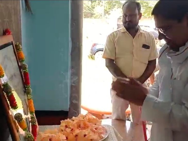 पूर्व विधानसभा अध्यक्ष त्रिपुरारी प्रसाद सिंह का 96वां जन्मदिवस:जमुई में राजकीय समारोह में मूर्तिस्थल से समाधि तक उमड़ा जनसैलाब, मंत्री दामोदर रावत भी रहे मौजूद