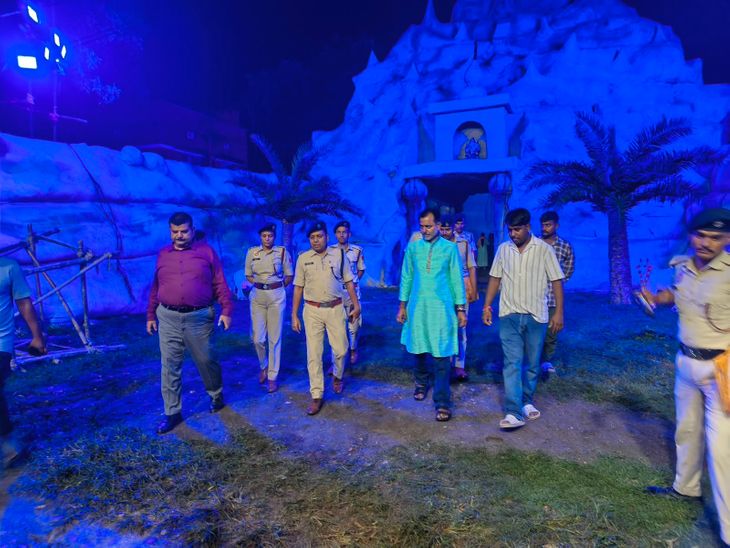 कटिहार में दुर्गापूजा पंडालों की अग्नि सुरक्षा जांच:कई जगह मॉक ड्रिल कर आग से बचाव का अभ्यास; अग्निशमन यंत्र और भीड़ नियंत्रण की व्यवस्था जांची