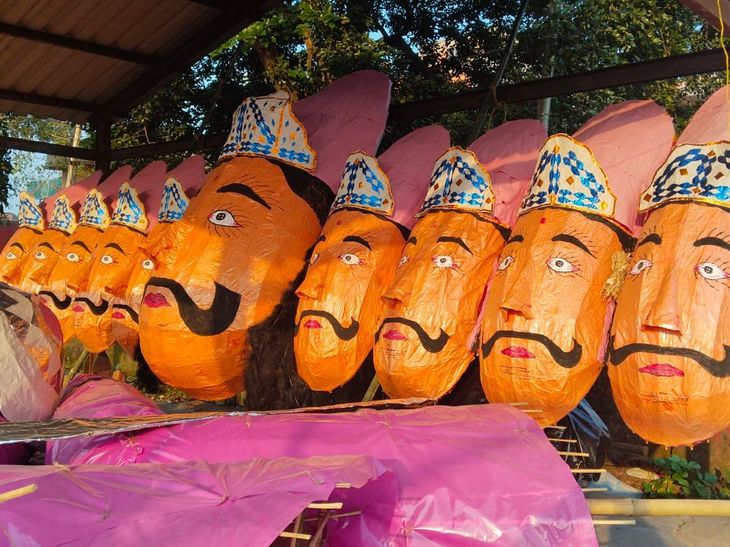जमशेदपुर में 51 फीट का होगा रावण का पुतला:वीर कुंवर सिंह मैदान में 21 अक्टूबर को होगा आयोजन, बंगाल के कारीगर कर रहे तैयार