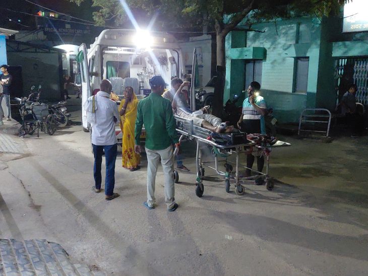 नागी डैम मेला देखने जा रहा बाइक सवार दुर्घनाग्रस्त:गंभीर घायल, झाझा के धमना तेलियाडीह मोड़ पर हादसा