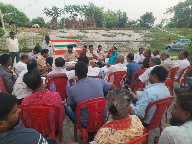 नीमा चाँदपूरा में शांति समिति की बैठक:दुर्गा पूजा पर सौहार्दपूर्ण माहौल बनाए रखने की अपील, अफवाह फैलाने वालों को कार्रवाई की चेतावनी