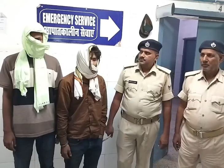 महिला से गैंगरेप मामले में 2 आरोपी गिरफ्तार:कैमूर व्यवहार न्यायालय के पास की घटना, कमरे में बंद कर दोनों ने किया था मारपीट