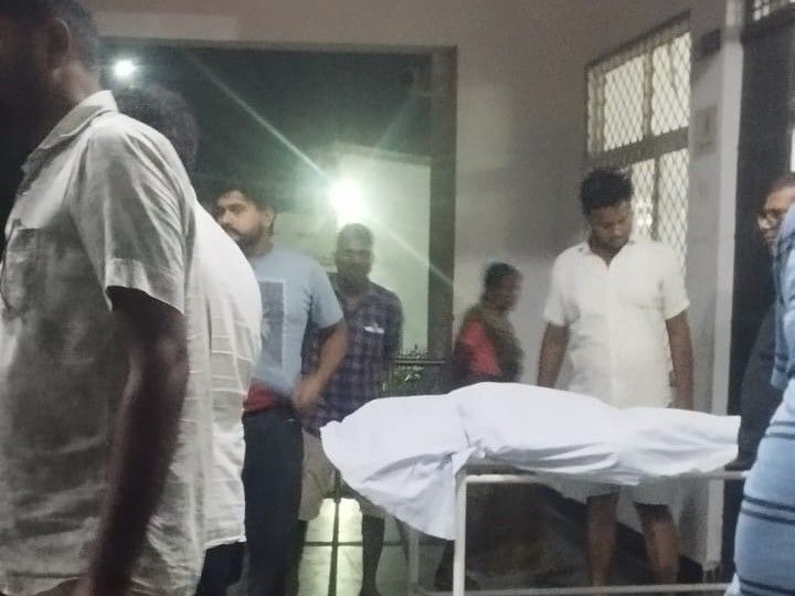 सुपौल में अस्पताल लाए बुजुर्ग की मौत:परिजनों ने किया हंगामा; डॉक्टर बोले- बिना डिस्चार्ज लिए घर ले गए थे, दोबारा लाने पर मृत मिला