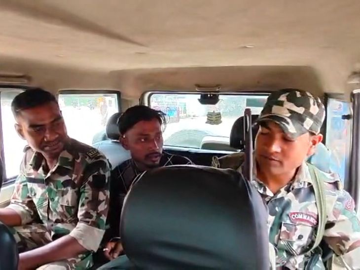 बांका में अस्पताल के पास बाइक चोरी करते पकड़ाया:पूछताछ में अन्य चोरी की बाइक भी बरामद, गिरोह का खुलासा संभव