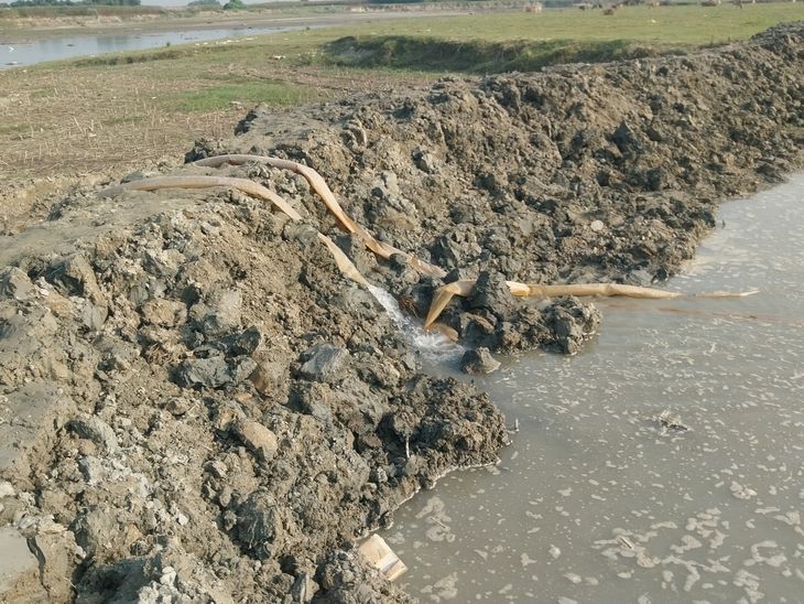 अररिया में परमान नदी किनारे बनेगा आर्टिफिशियल पोखर:NGT के निर्देश पर दुर्गा प्रतिमाओं का इसमें होगा विसर्जन