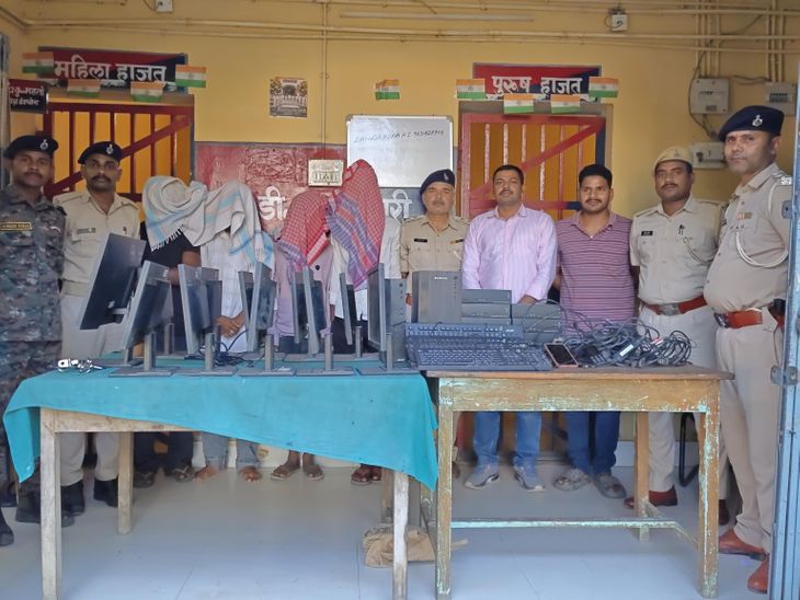 कटिहार में स्कूल से 11 कंप्यूटर सेट चोरी का खुलासा:4 आरोपी गिरफ्तार; सभी मॉनिटर-CPU बरामद, बाइक और 3 मोबाइल भी मिले